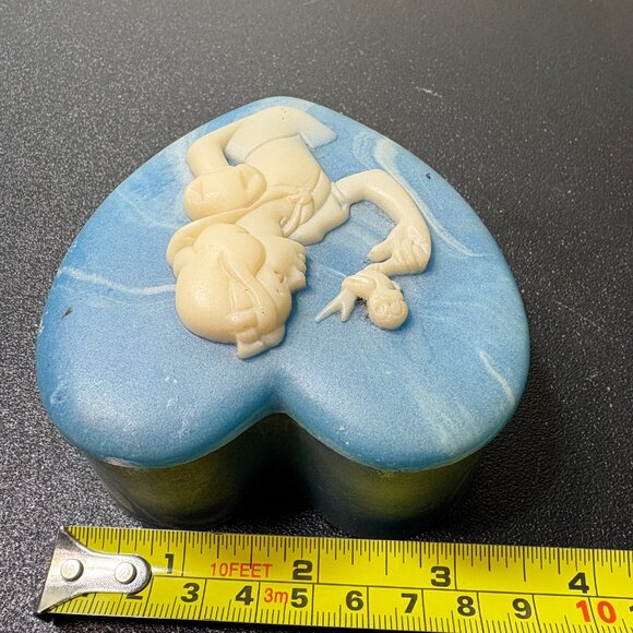 DISNEY Snow White Heart Shaped Soapstone Trinket Box - Picture 6 of 7